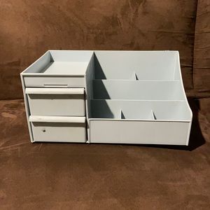 Makeup organizer